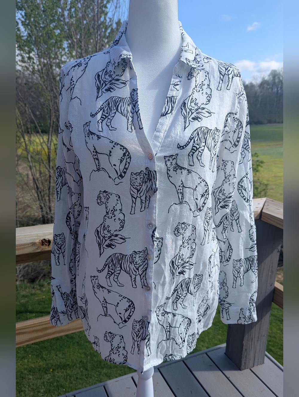 Cynthia Rowley Linen Tiger Print V Neck Button Down Shirt Size Medium